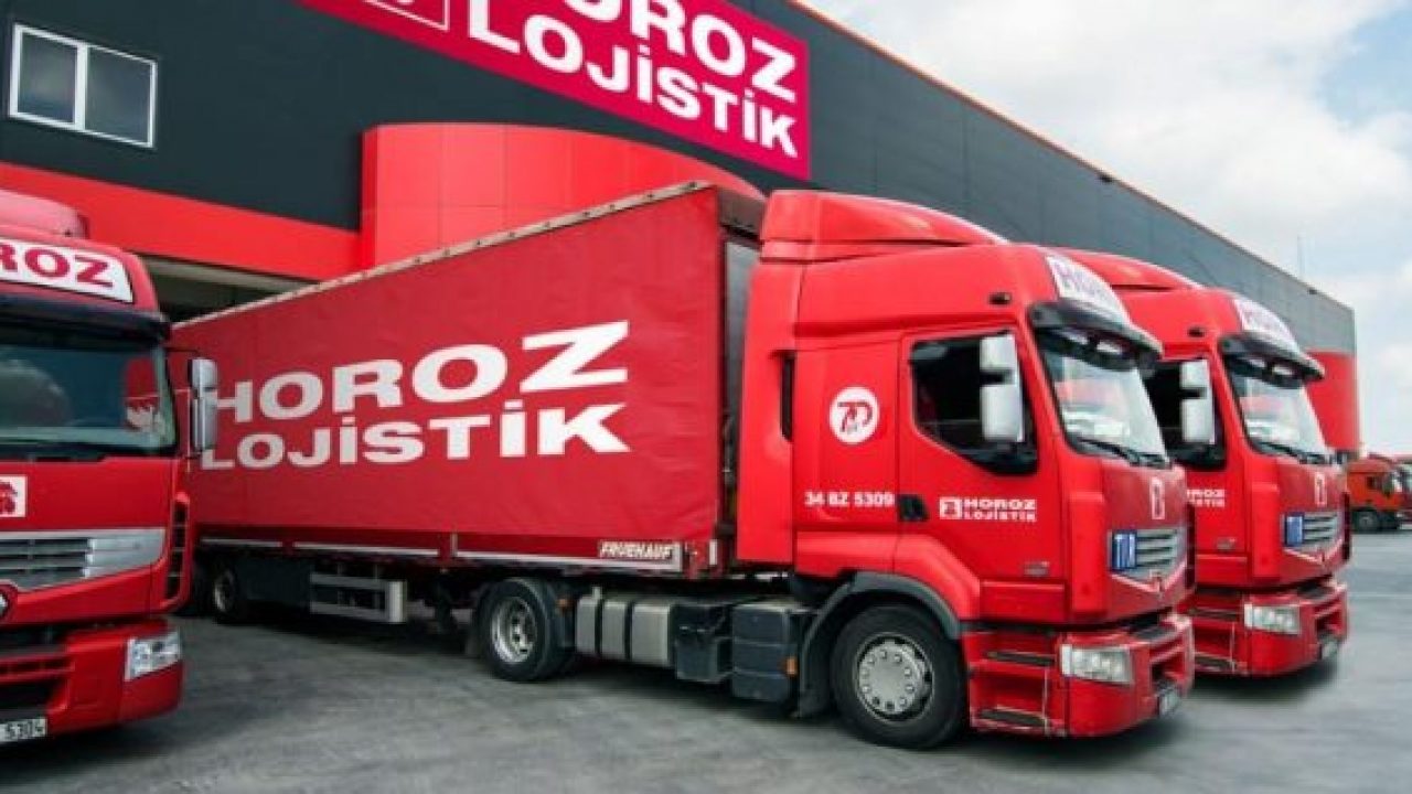 Красный грузовик турецкий. Транспортные фирмы Турции. Организация в шкафу horoz Lojistik.